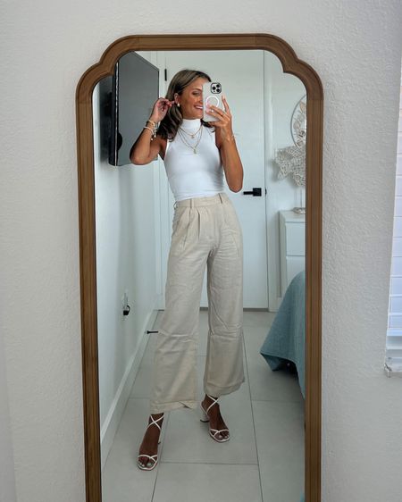 spring/summer outfit ideas from Hollister. code HCOMCKENZIE for an EXTRA 20% off (code is stackable)

sizing: 
XS, 000S in business casual pants 