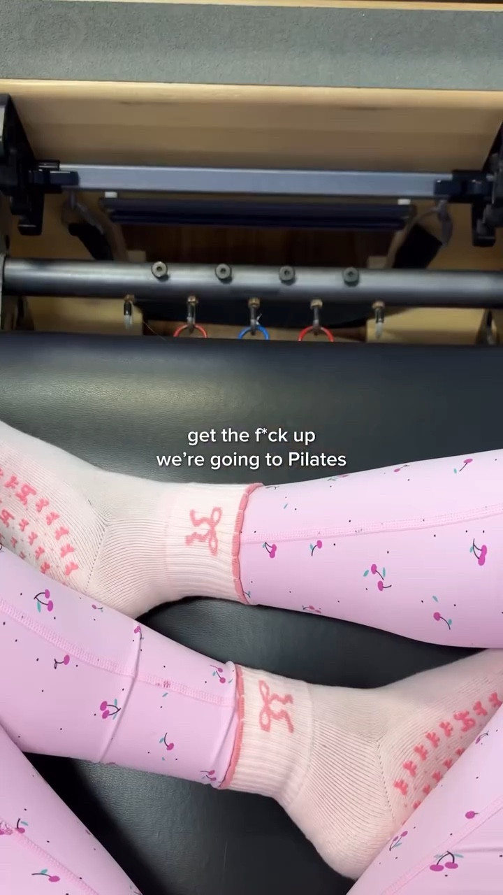 Pilates body loading…🩰🧘‍♀️🎀✨

#pinterestgirl #pinterestaesthetic #pintereststyle #itgirl #itgirlstyle #thatgirl #thatgirlaesthetic #pinkaesthetic #pinkeverything #girlythings #girly #selfcaredaily #selfcareroutine #pilates #pilateslovers #pilatesfit #pilatesworkout #pilatescommunity #pilatesgirl #pilatesprincess