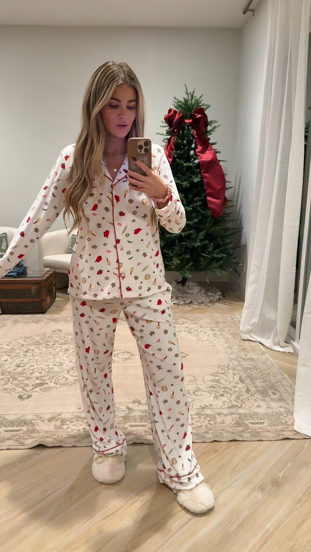 The cuuutest Christmas pjs for $19
Wearing a small

#LTKSeasonal #LTKFindsUnder50 #LTKHoliday
