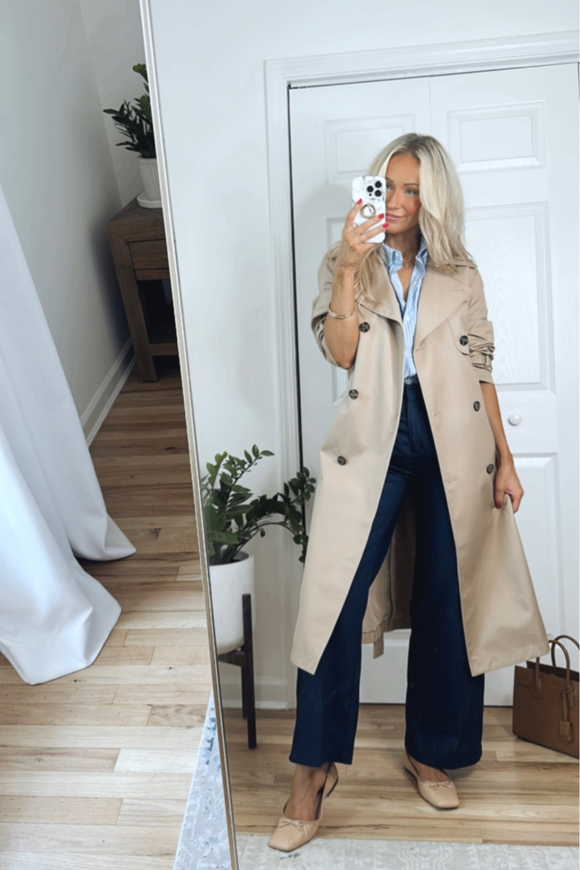 【送料&関税込】TotAme Flowing Twill Trench Coat Double-breasted trench coat in technical twill | Gutteridge