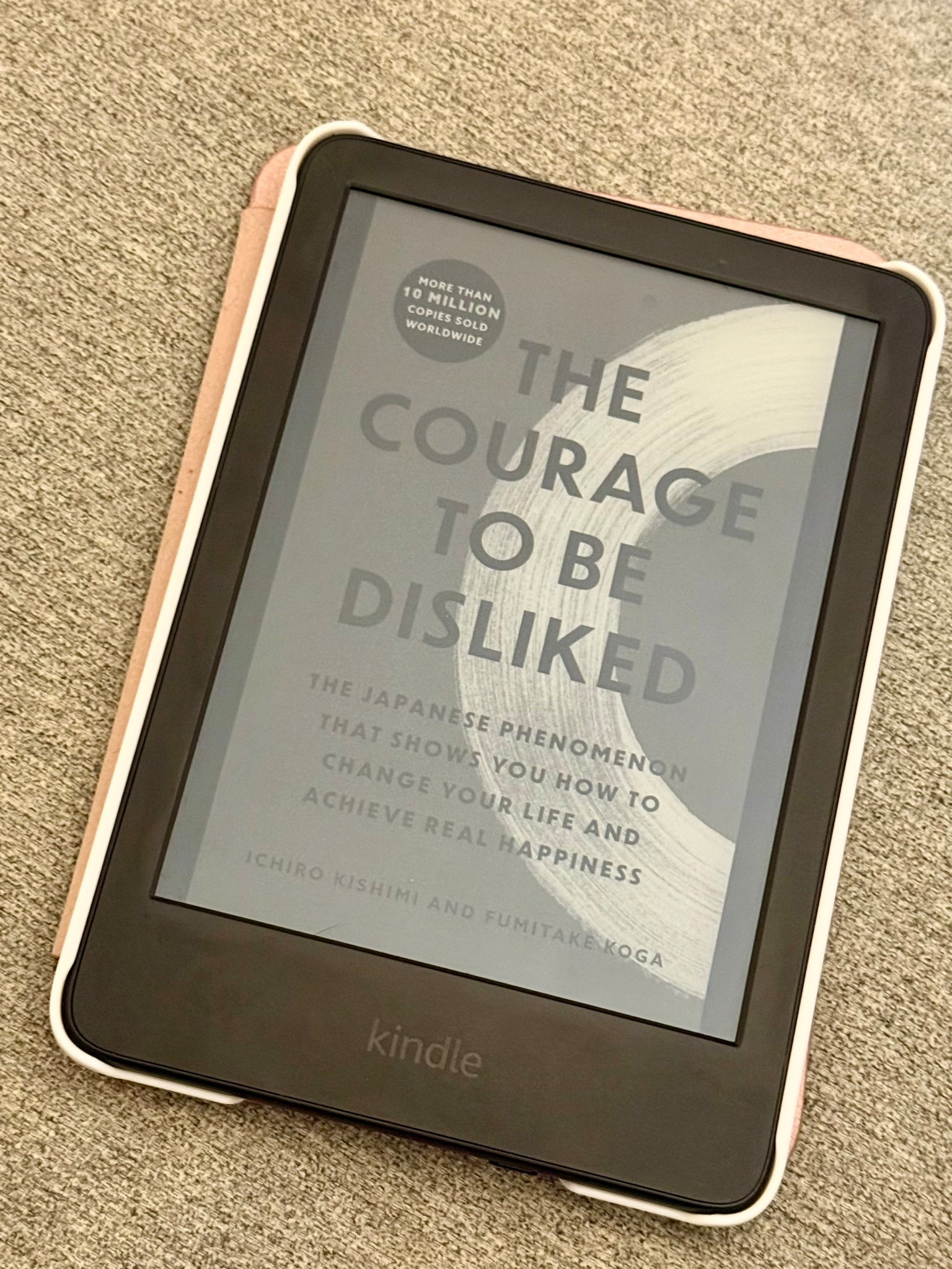 My current read 📚

#LTKdayinmylife