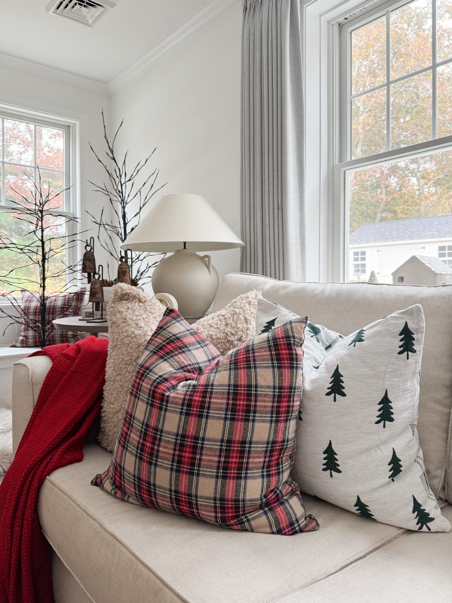 Holiday living room

Amazon home  Ralph Lauren Christmas decor  Coastal living room  throw blanket, throw pillows, potter barn sofa,  vase, jute rug, sherri calnan home 

#LTKHome #LTKHoliday #LTKFindsUnder50