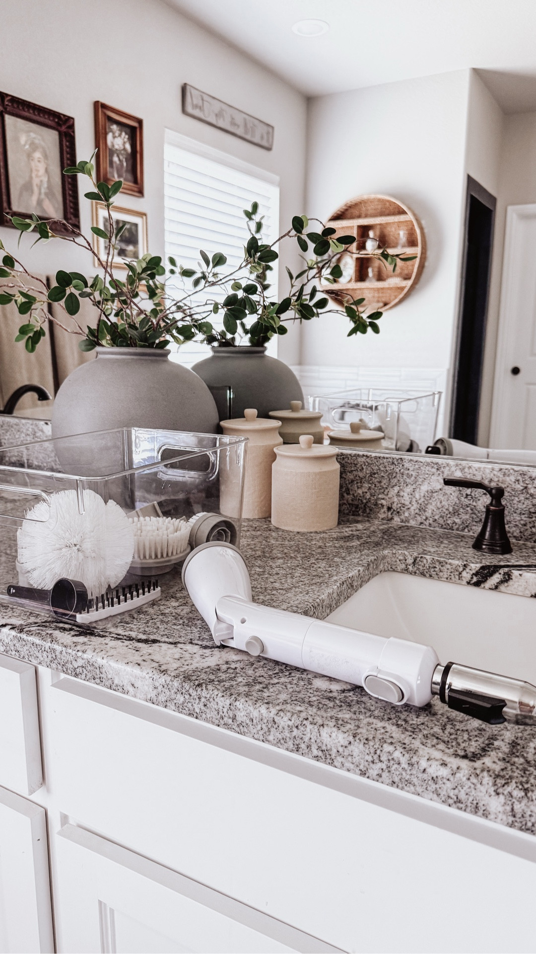 One of my favorite cleaning tools and it’s on sale 👏🏻



#LTKHome