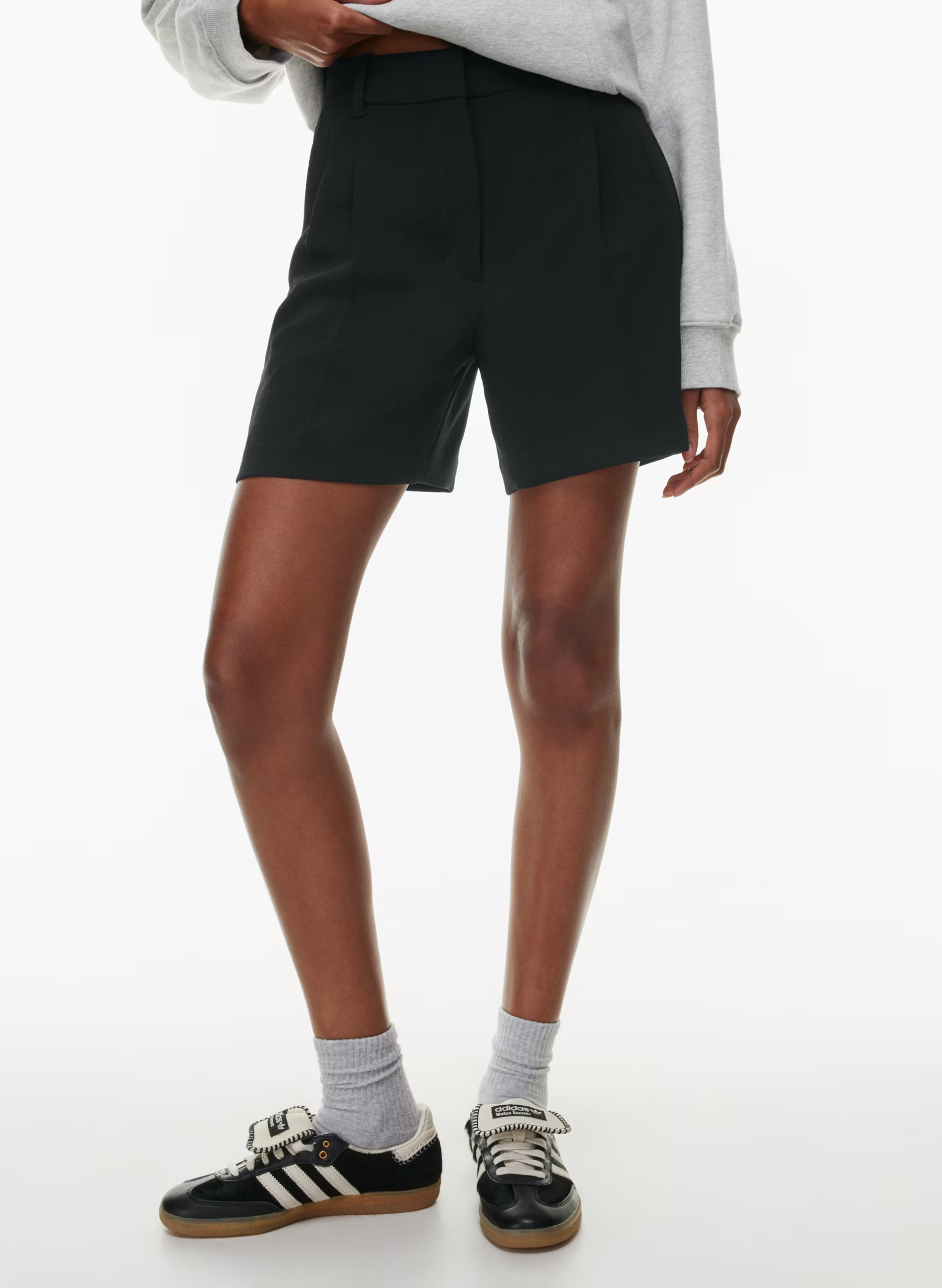 THE EFFORTLESS SHORT™ MID-THIGH | Aritzia