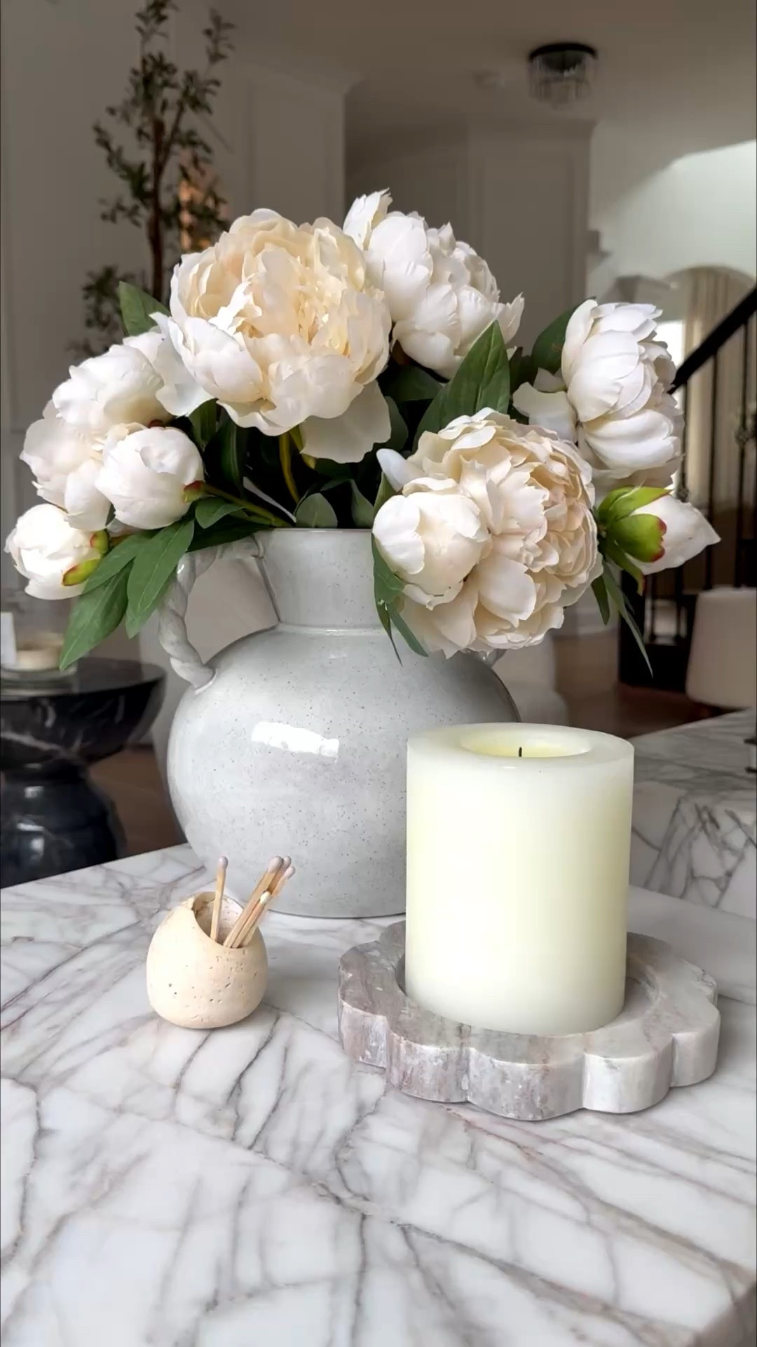 Sometimes all you need is a pretty vase and floral bouquet to style your coffee table 

#LTKHome #LTKSeasonal #LTKdayinmylife