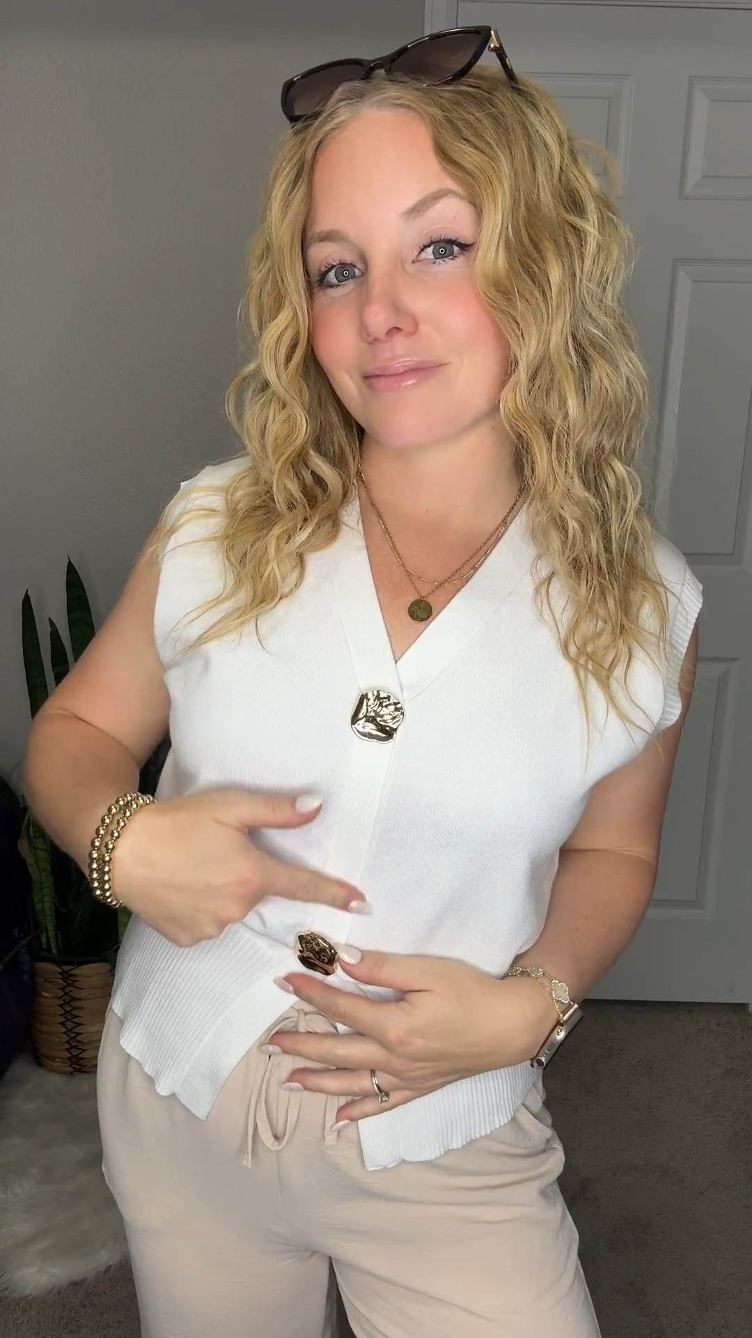 Elevated summer outfit from amazon — white sleeveless summer vest, khaki wide leg pants, tote bag and sandals 





Amazon outfits, summer outfit inspo, outfit ideas, casual outfits amazon, amazon outfits every day, outfit ideas 2026, summer outfits, summer workwear, elevated summer fashion

#LTKootd #LTKPetite #LTKWorkwear