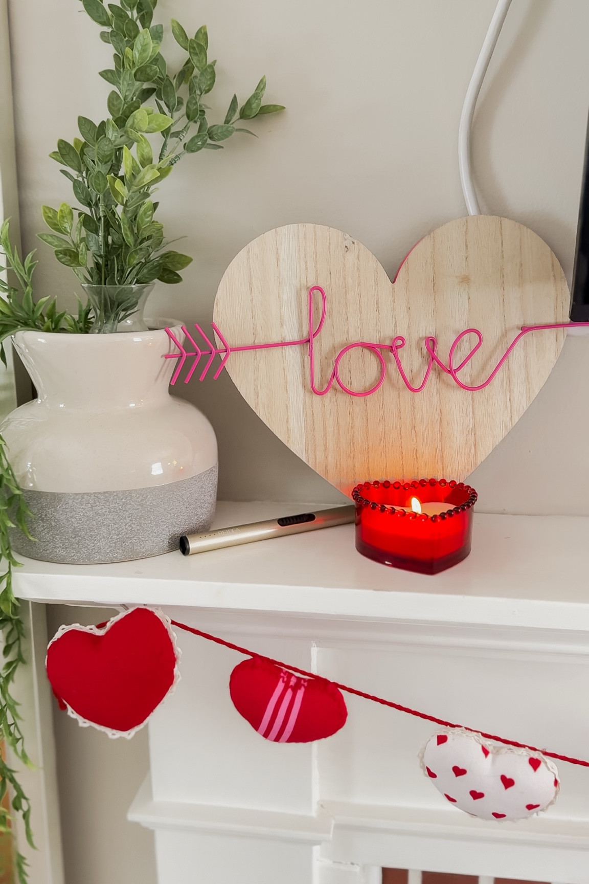 simple valentine's day decor 💗 obsessed with this $15 quilted heart garland! 


home decor
target home decor

#LTKHome #LTKSeasonal