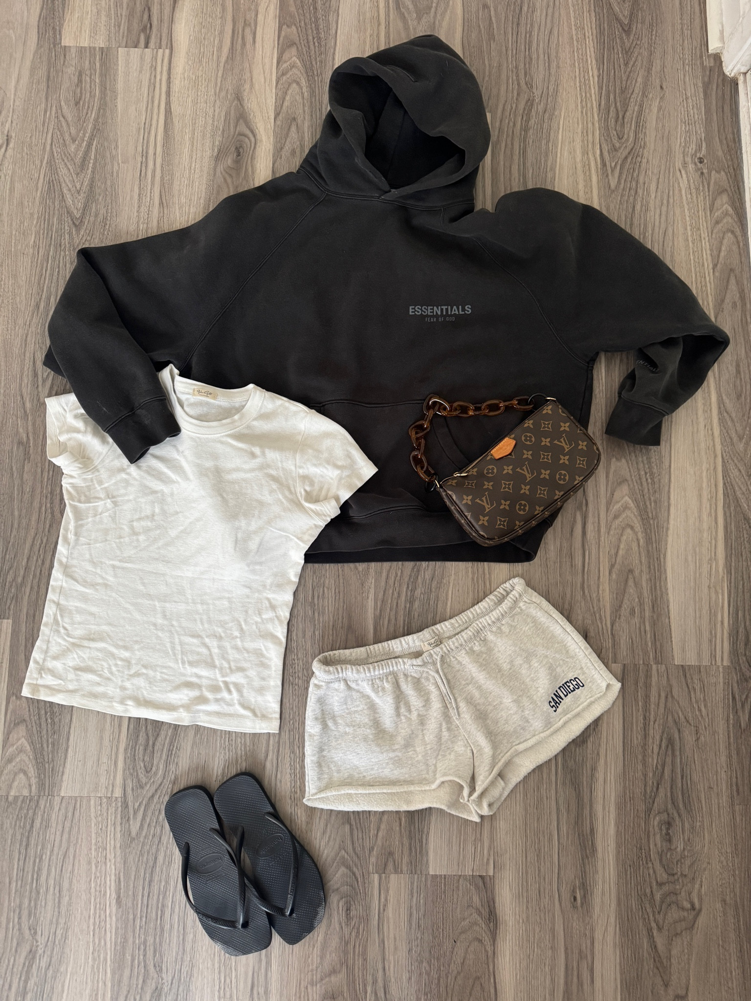 Roadtrip outfit | comfy | oversized hoodie | thong sandals 

#LTKActive #LTKSummerEdit #LTKTravel