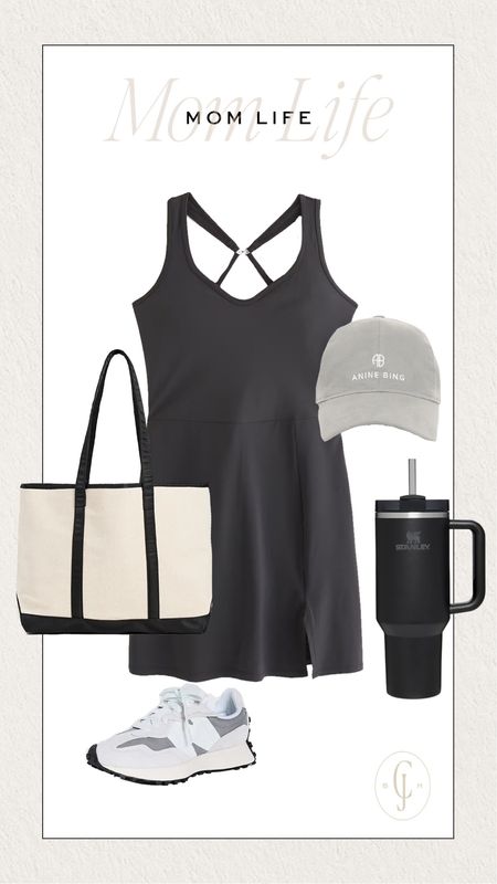 Active outfit for moms on the go. What to wear to kids activities and soccer games. 