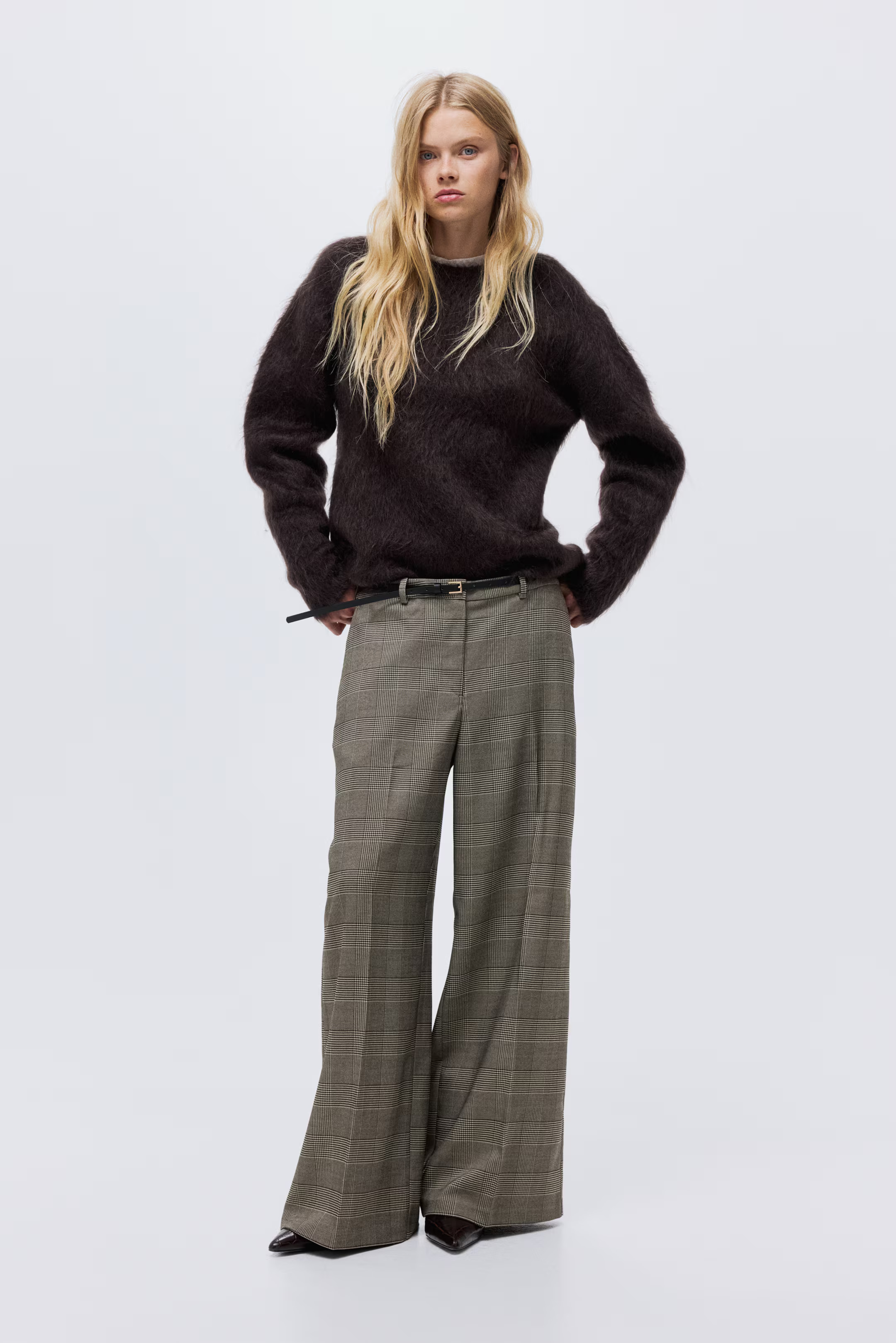 Twillhose mit Gürtel | H&M (DE, AT, CH, NL, FI)