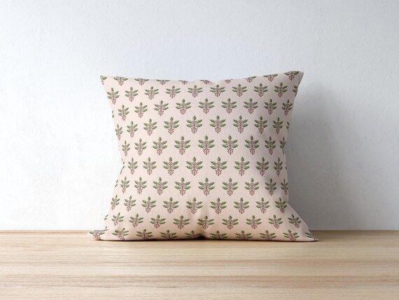 Christmas Holly Block Print Pillow & Insert  Two-sided Winter - Etsy Canada | Etsy (CAD)