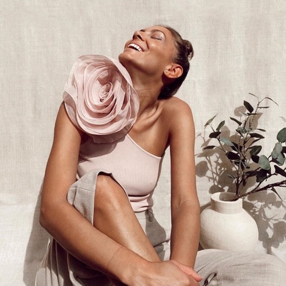 LAST 1️⃣—NWT Zara Asymmetrical Neon Top | Poshmark