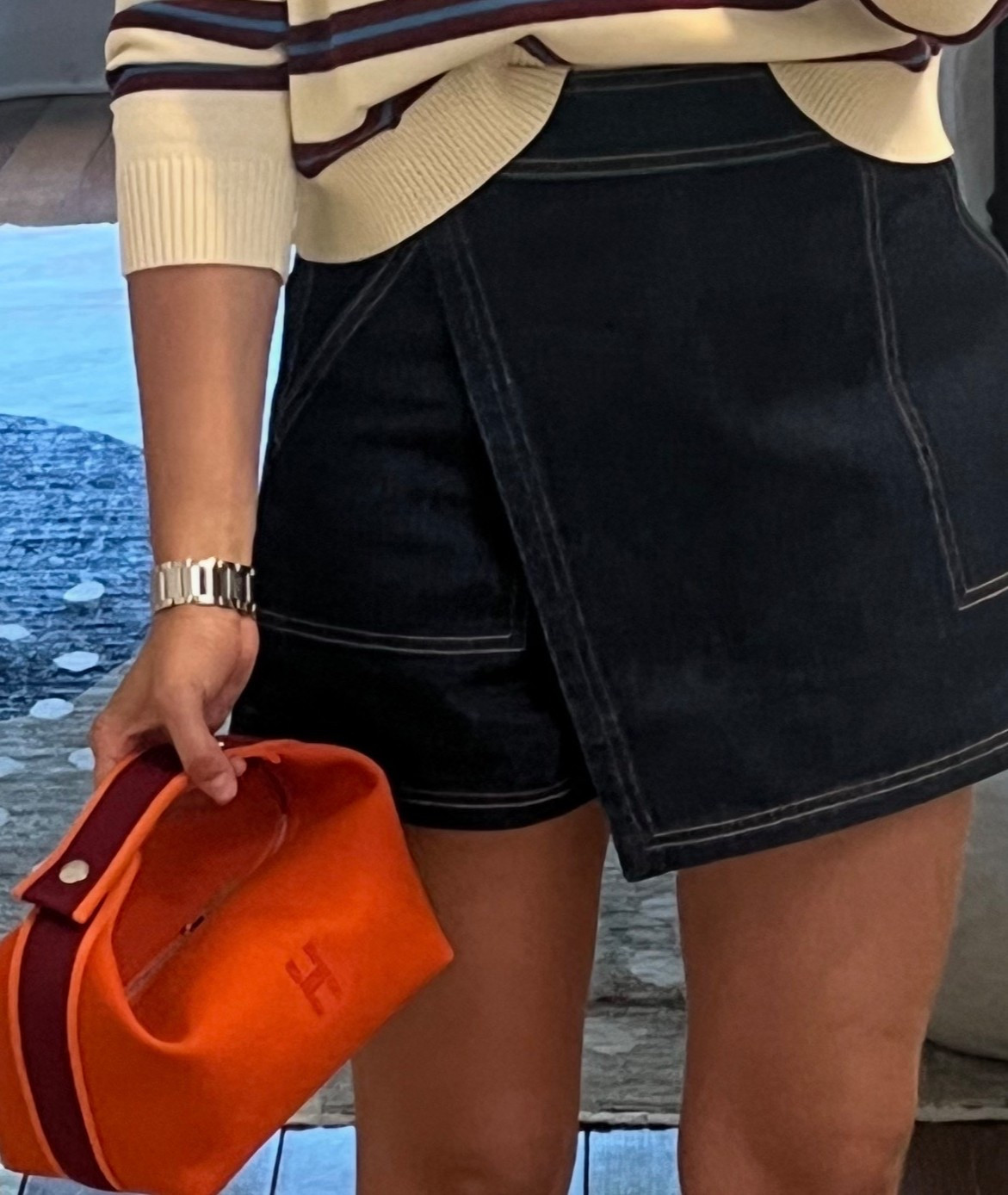 I bet you think of orange as a seasonal color. It’s ideally suited for fall. Actually, orange is a versatile hue that works every season. Many designers are showing all shades of orange, which pair perfectly with the look featured above. Orange bags also have a great pop in winter. Furthermore, orange bags, such as the Savette make a striking statement and are a staple for vacations anytime of year. Shop with me! 

#LTKItBag #LTKOver40 #LTKStyleTip