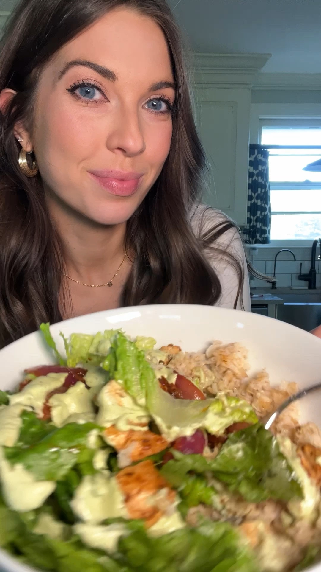 Legend has it that if you listen to “If You Can’t Stand the Heat” while making these, they taste even better 👀

Greek Chicken Bowls (GF & DF)

🥗🥗🥗

Chicken Marinade

* 2 tbsp EVOO
* 2 tbsp red wine vinegar
• 2 tbsp lemon juice, or juice from one large lemon
* 3 garlic cloves, minced
* 1 tbsp oregano
* 1 tsp coriander
* 1/2 tsp paprika
* 1 tsp cumin
* 1/2 teaspoon sea salt
• 1/4 teaspoon black pepper

Dairy Free Tzatziki 
(Adapted from @lovingitvegan 🥒)

* 1 cup raw cashews, soaked for at least an hour
* 1 cucumber, diced and peeled
* 1 tbsp lemon juice
* 1 tbsp EVOO
* 4 garlic cloves, minced 
* 2 tbsp fresh dill
* 1 tsp dried mint
* 1 tsp sea salt
* 1/4 tsp black pepper 

Other ingredients

* 1-1.5 pounds of chicken breast
* Brown rice, cooked (however much you want)
* Romaine, chopped (however much you want)

Directions

- assemble all marinade ingredients and let chicken marinade for 1-3 hours
- Cook brown rice according to package instructions and wash/chop romaine, set aside
- Add a tbsp of EVOO to a pan and cook your chicken for 7 minutes on each side, or until cooked through 
- While chicken is cooking, add all tzatziki ingredients to a blender and blend until smooth, set aside
- When chicken is done, remove from pan and add the red onions to the pan that the chicken was cooked in, adding any leftover marinade to cook the onions down in
- Cube your chicken and add it back to the pan to mix with the now cooked down red onions 
- Assemble your bowl by adding brown rice, chopped romaine, the chicken & onion mixture, and topping with the tzatziki 
- Enjoy!

🔍 Gluten free | soy free | egg free | country singer | new country | first time mom | healthy recipes

#LTKhome #LTKstyletip #LTKVideo