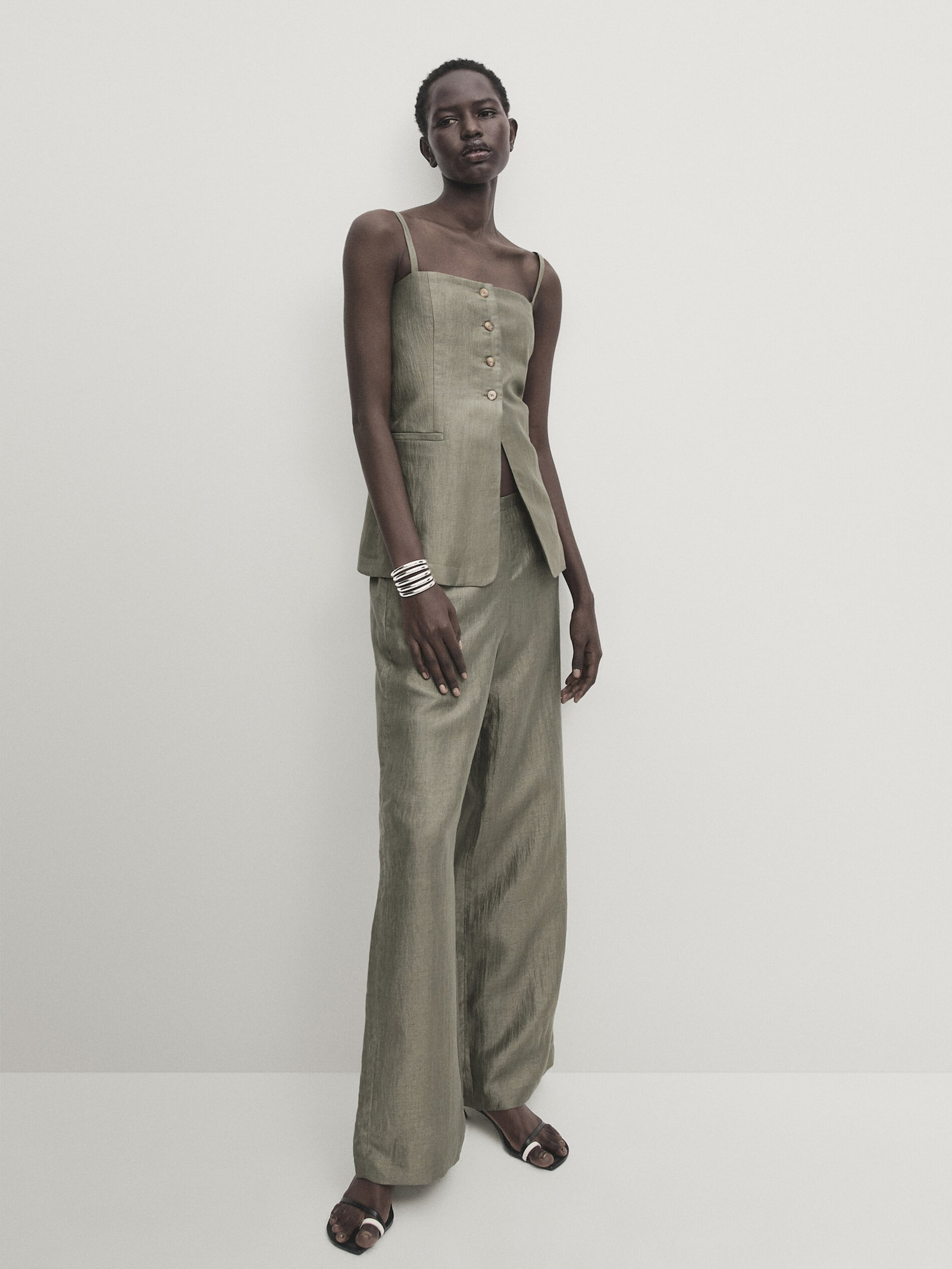 Trägertop aus Leinenmix mit Knöpfen | Massimo Dutti DE