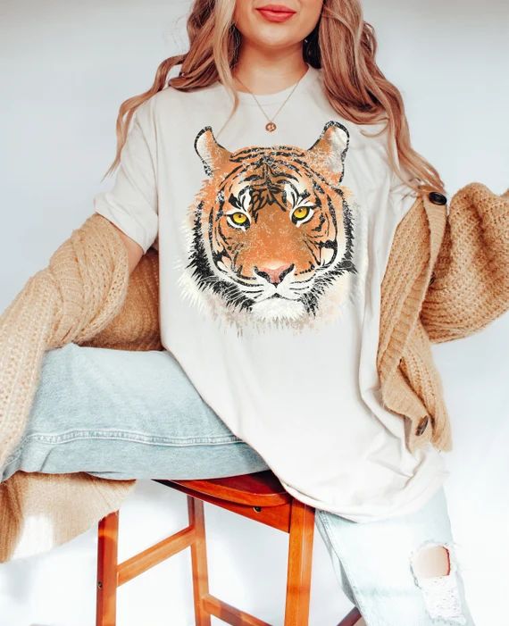 Tiger Graphic Tee Women's Oversized T-shirt Tropical - Etsy | Etsy (US)