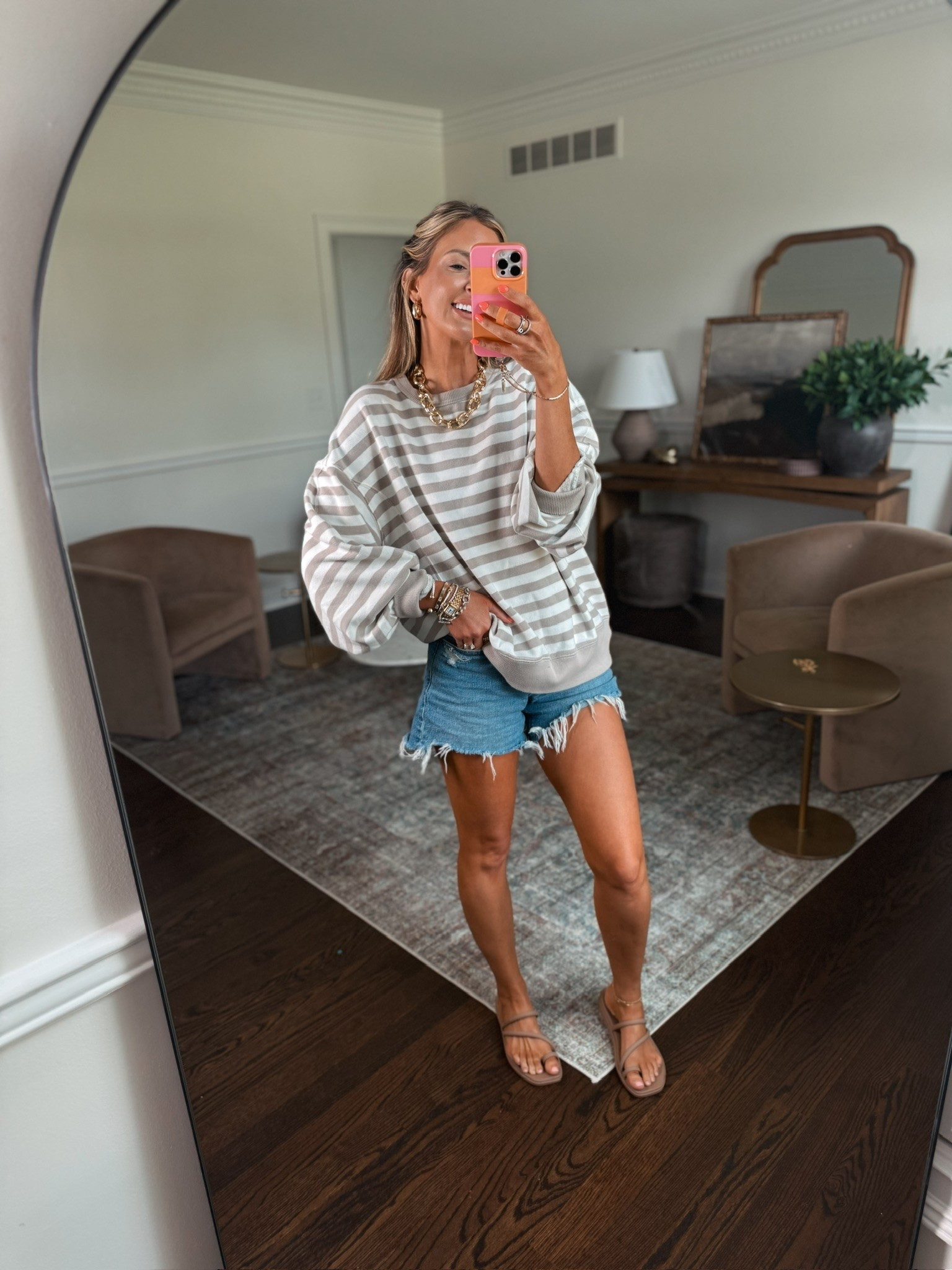 The cutest Aerie sweatshirt is on sale!! My coziest go to look 🤍🤎

#LTKdayinmylife #LTKgrwm #LTKootd