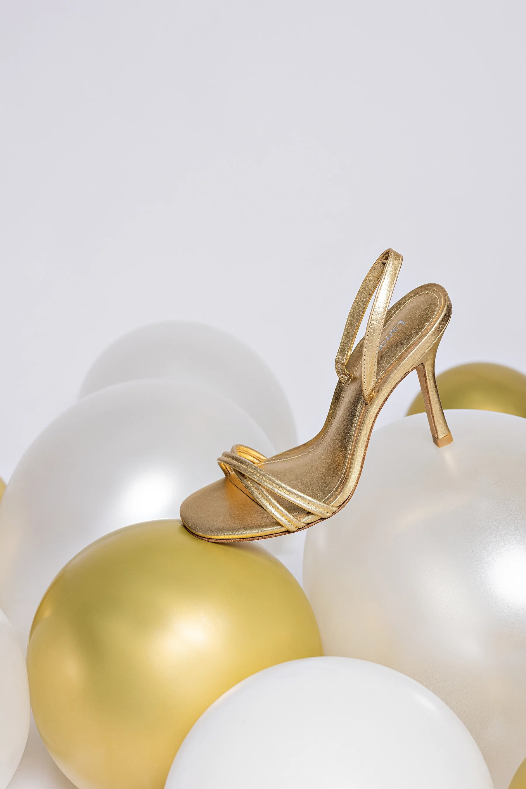 Annie Sandal In Gold Metallic Leather | Larroude