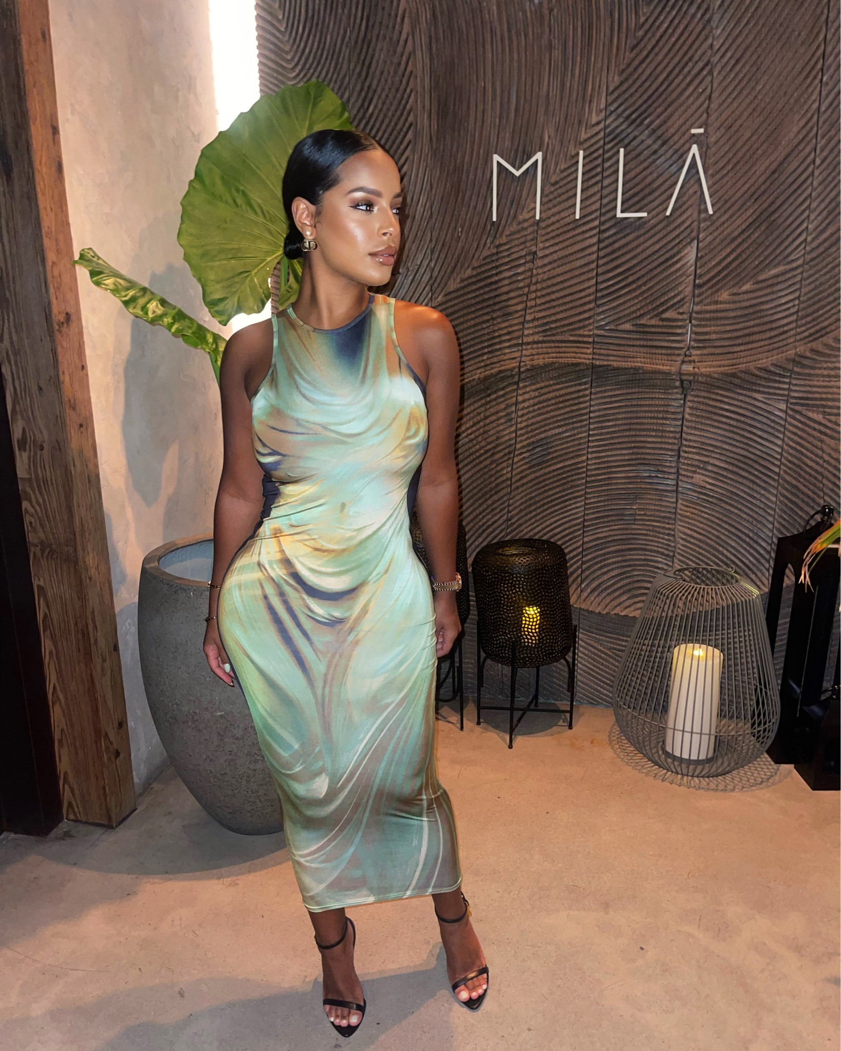 bodycon dress with body print carolineeee_xx on LTK Size:3-6M and split shoulders with fabric_Linen Feminine Bridal Shower +
