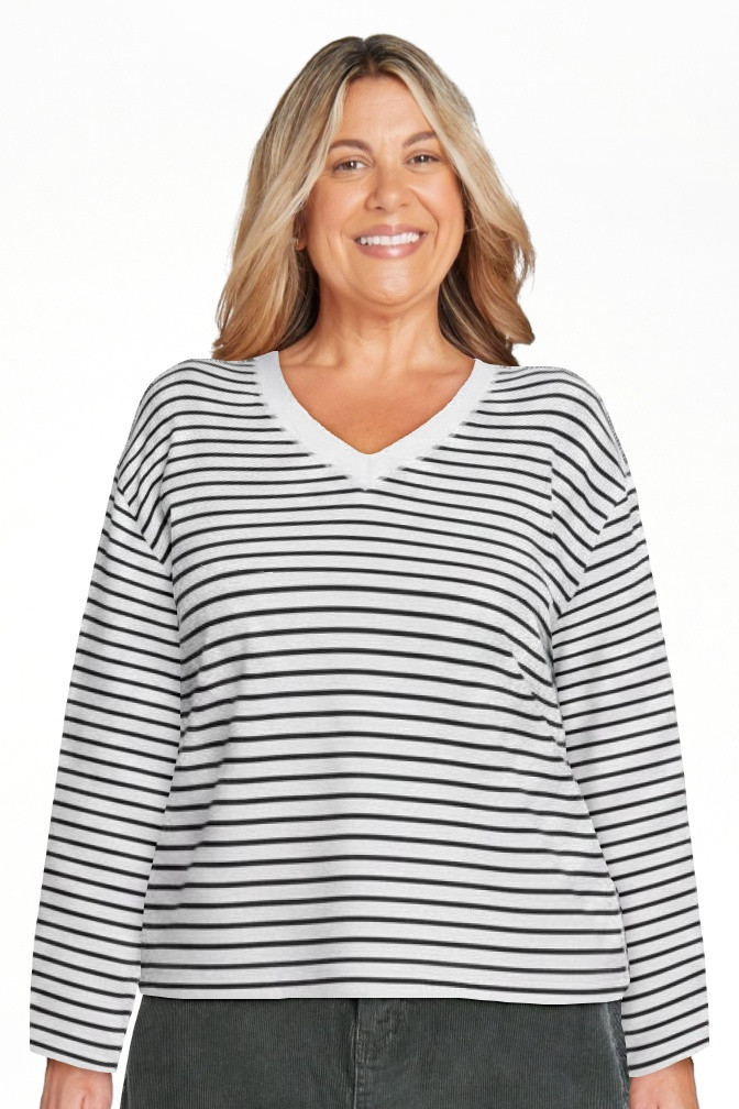 Scenario Women's and Women's Plus Relaxed Tee with Long Sleeves, Sizes XS-4X | Walmart (US)