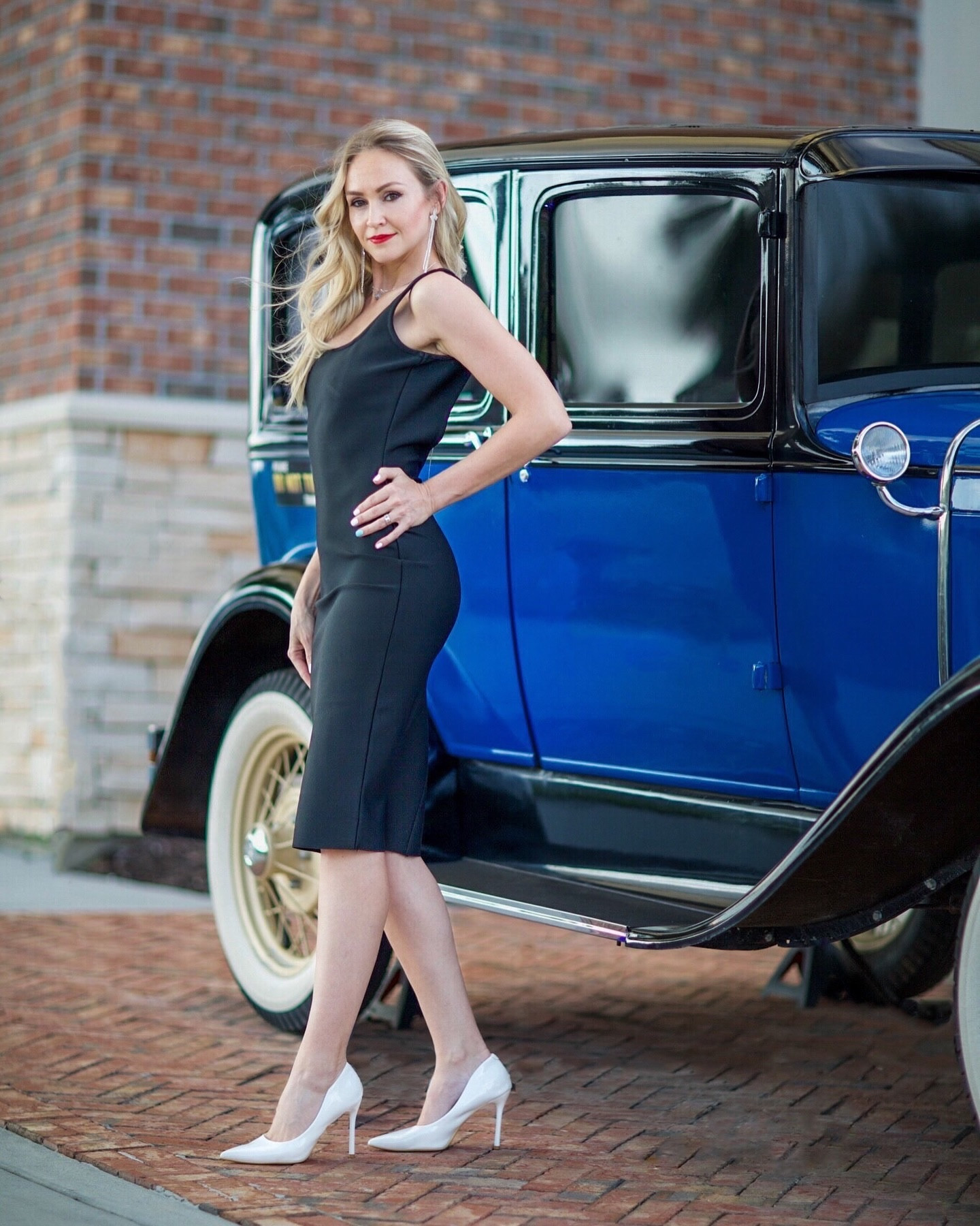 Black bodycone backless dress