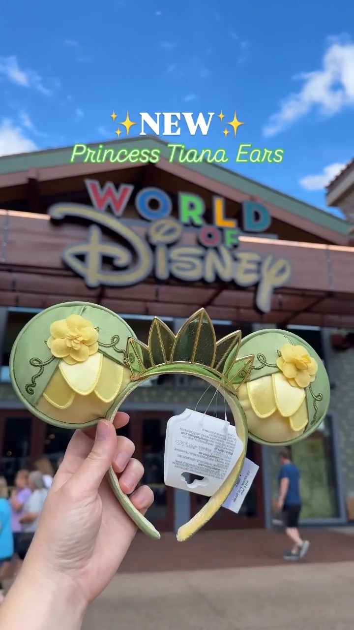 new tiana ears have arrived in Disney World ✨💚 #disneyworld #disneymerch #princesstiana #princessandthefrog