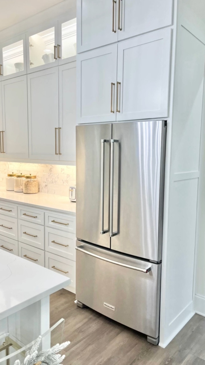 Quick and easy #kitchenhack to get fingerprints and smudges off of stainless steel fridge before holiday guests arrive! A little olive oil and white vinegar and rub with a paper towel or soft cloth!


Kitchen hack 
KitchenAid counter depth refrigerator 
KitchenAid fridge 
White and gold kitchen

#LTKSeasonal #LTKHoliday #LTKhome