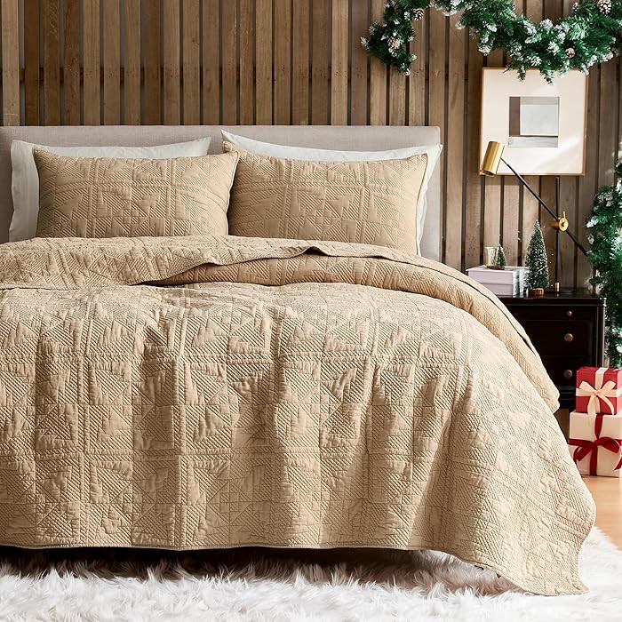 WDCOZY Beige Christmas Quilt California Cal King Size, 100% Cotton Oversize Lightweight Reversibl... | Amazon (US)