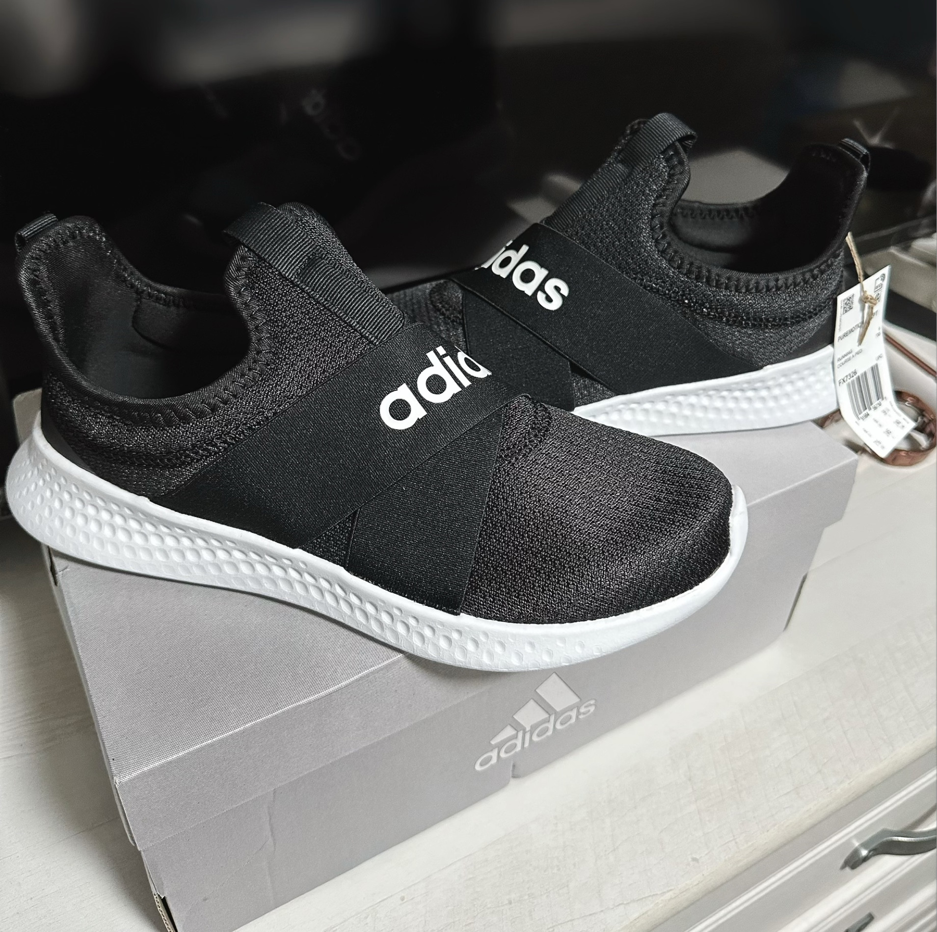 Classic is Classy 🖤🤍

Very comfy and look good with everything specially jeans 👖 

#LTKshoecrush #LTKFind #LTKGiftGuide