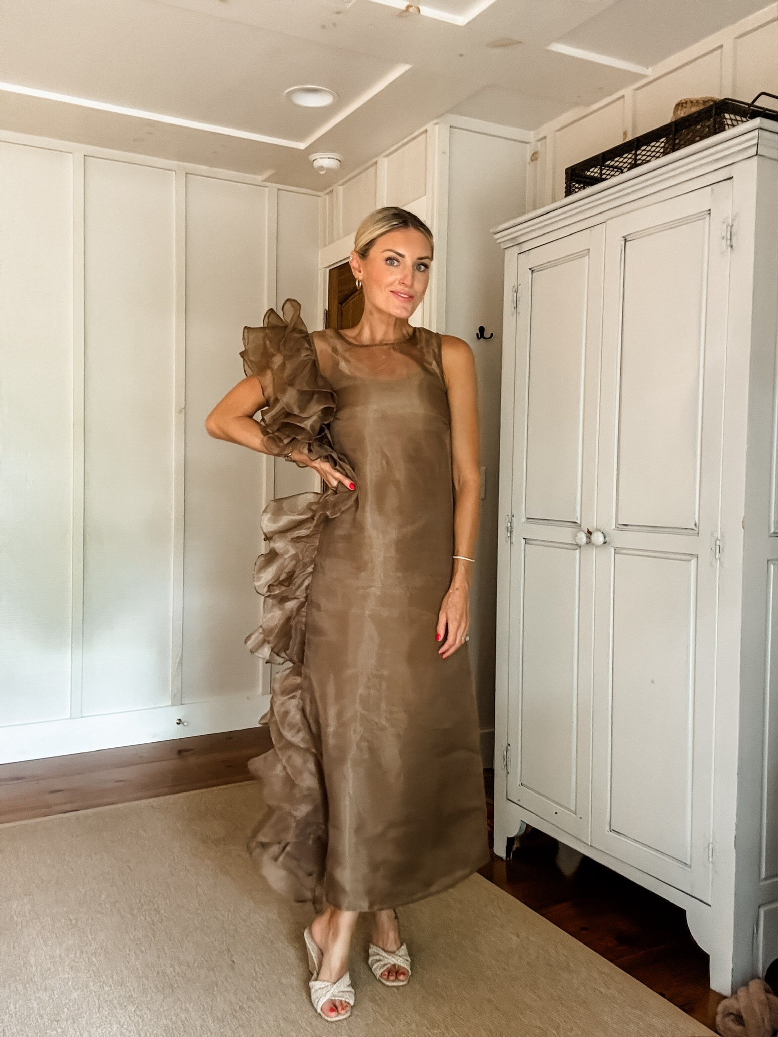 This statement dress is perfect for a fall wedding! Wearing an XS!

Loverly Grey, fall wedding guest dress, cocktail dress, formal dress 

#LTKSeasonal #LTKStyleTip #LTKWedding