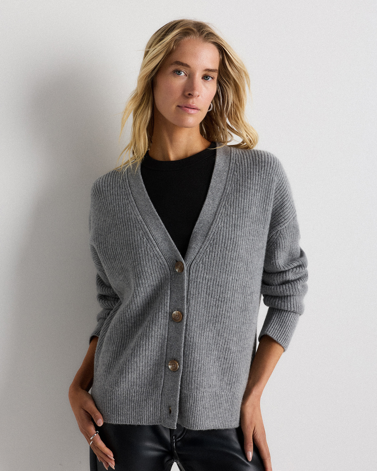Quince | Women's Mongolian Cashmere Fisherman Boxy Cropped Cardigan Sweater in Heather Grey, Size Small | Quince