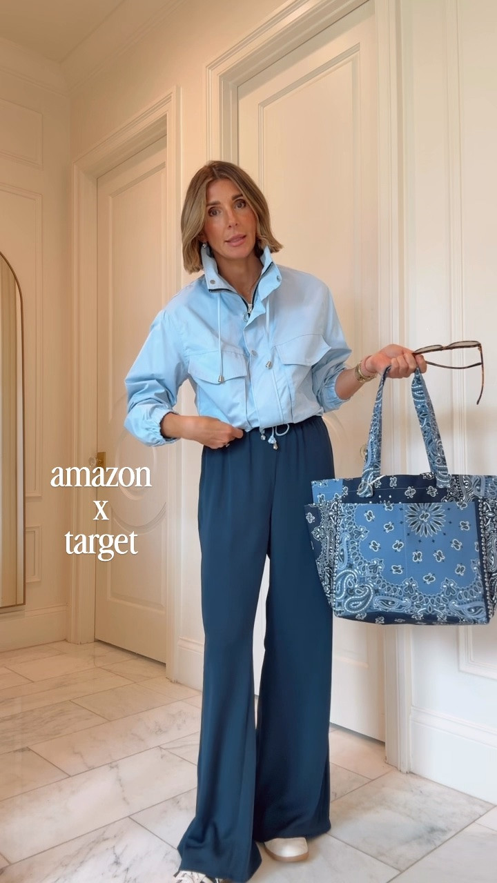 A casual way to style these chic Target navy pants!

#LTKootd #LTKSeasonal