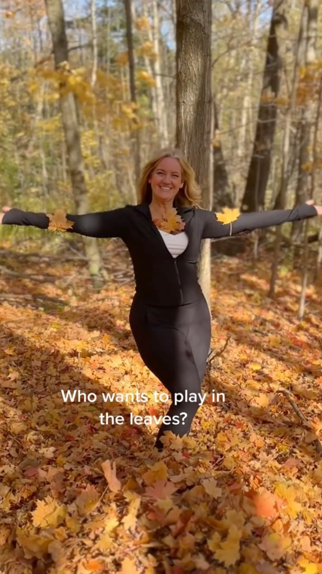 Nothing sticks to these leggings and jacket from Halara. So that you could even jump in the leaves with them. 

#LTKMidsize #LTKHoliday #LTKActive