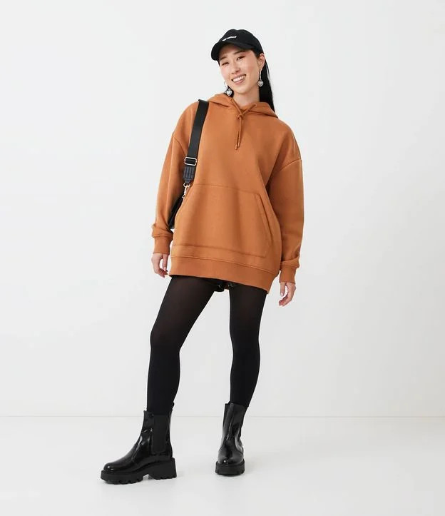 Blusão Alongado em Moletom Apeluciado com Capuz e Bolso Canguru Marrom | Renner (BR)