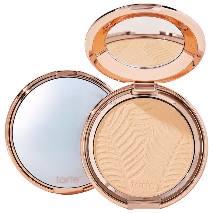 Amazonian clay blurring powder foundation | Sephora (US)