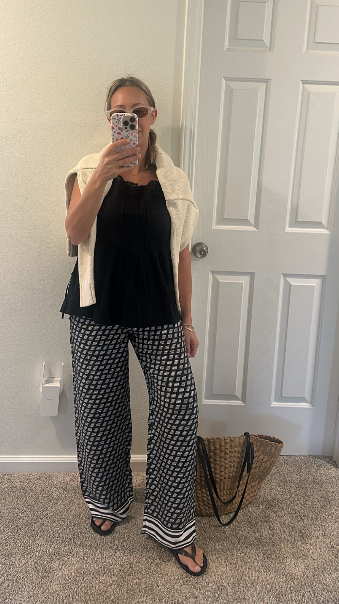 Summer outfit || the e most comfortable pull on pants perfect if you’re petite

#LTKdayinmylife #LTKmomlife
