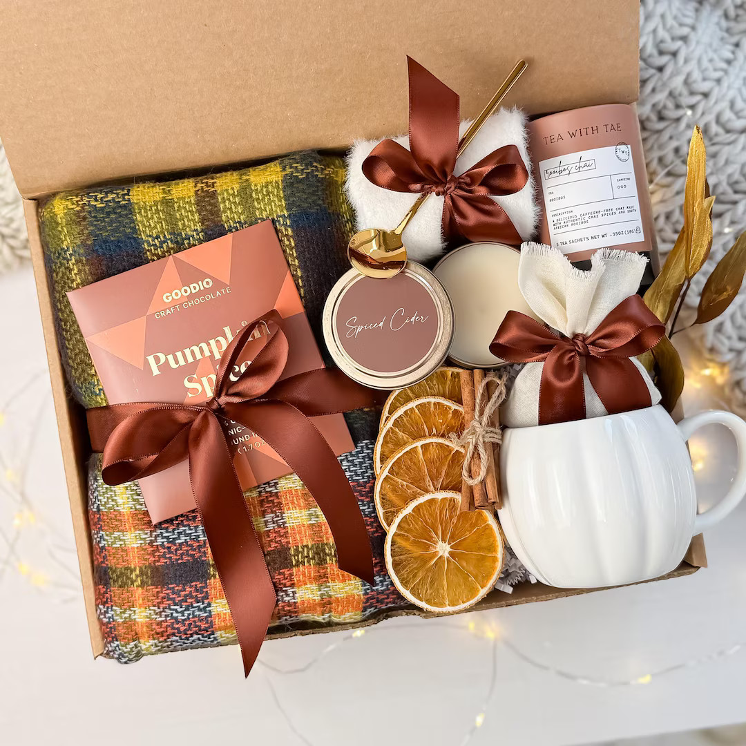 Autumn Comfort Gift Box, Gift for Woman, Fall Care Package, Thanksgiving Basket, Hygge Present - ... | Etsy (US)