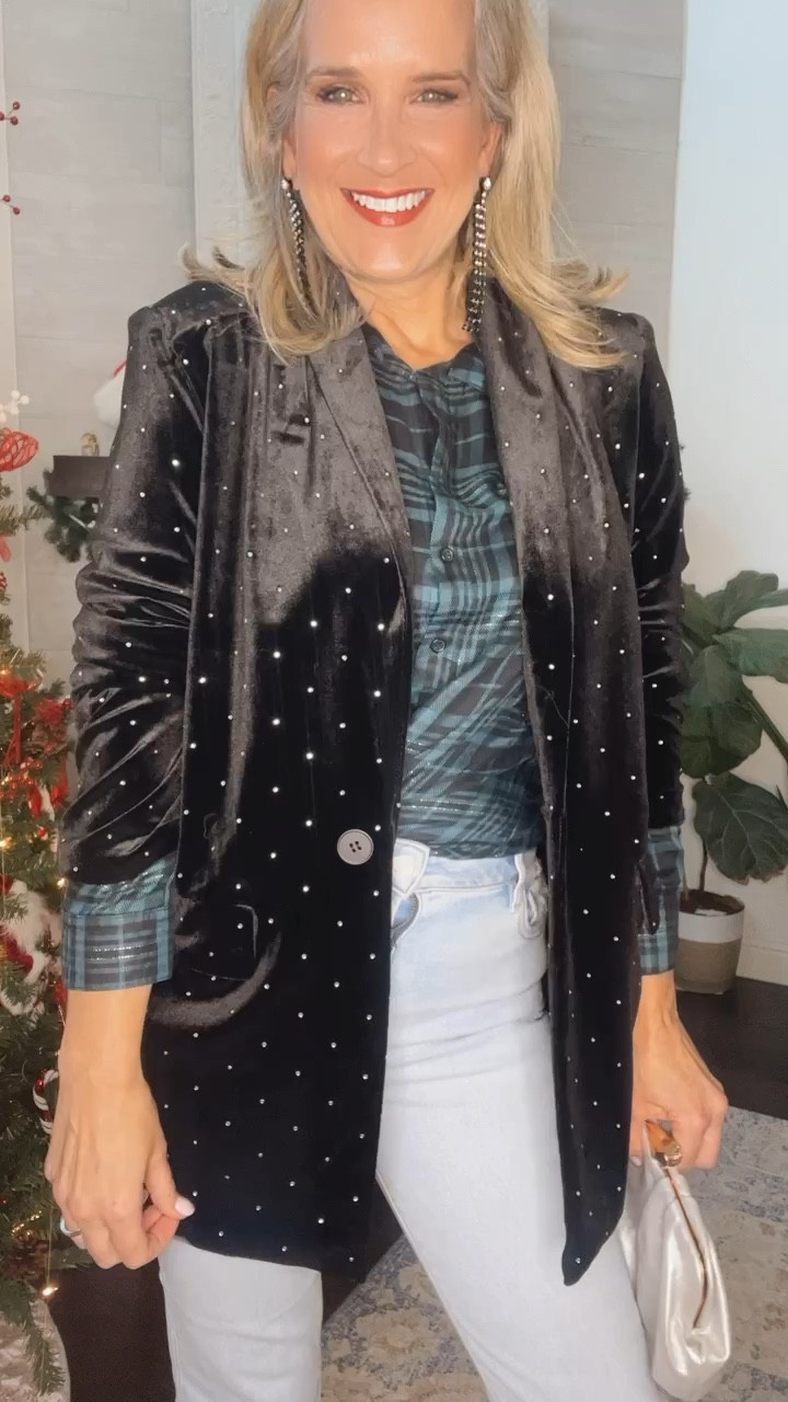 Casual but make it holiday
Velvet blazer, silver kitten heels, straight jeans, metallic button up

Over 40 fashion/ affordable style / elevated chic / effortless style / fall fashion / fall style / casual chic / style over 50/ 


#LTKHoliday #LTKCyberWeek #LTKSaleAlert