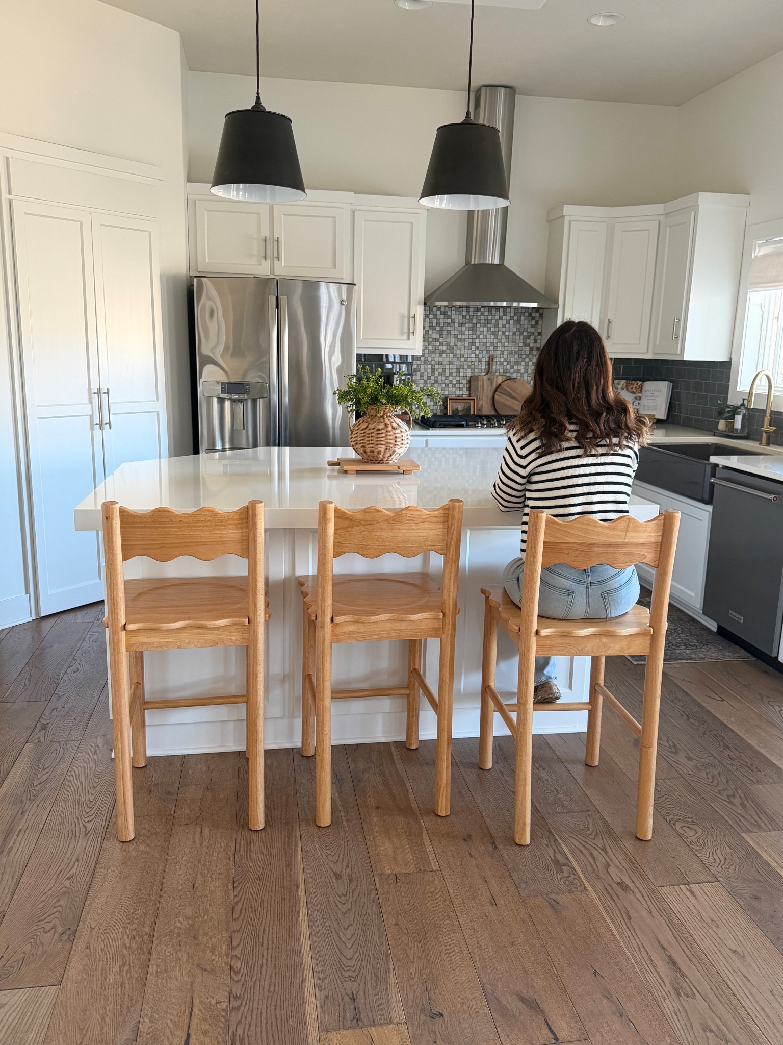 Affordable wood barstools that instantly add warmth and character to your kitchen 🤎 These scalloped wood barstools bring that high-end, designer look (think Pottery Barn style) without the luxury price tag. The natural wood tones soften a white kitchen, while the scallop detail adds charm and subtle texture. Perfect for kitchen islands, breakfast bars, and neutral modern spaces. Stylish, sturdy, and budget-friendly — the easiest kitchen refresh.

#affordablehome #woodbarstools #kitchenislandstyle #neutraldecor #scallopdesign #budgetfriendlydecor #kitchenrefresh #cozykitchen #modernfarmhouse #potterybarnstyle #kitcheninspo #ltkhome

#LTKmomlife #LTKHome #LTKSeasonal