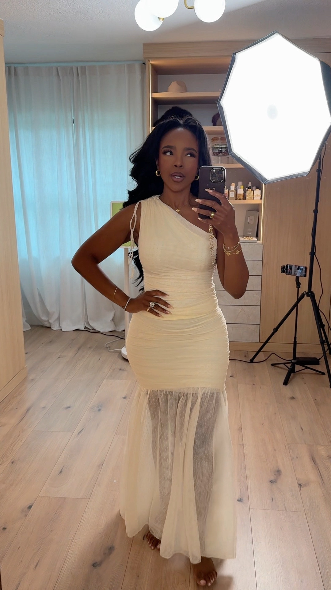 Scroll to shop this elegant neutral look 🤍

A fitted textured dress with soft mesh detailing gives you that elevated, feminine vibe—this is a timeless piece you’ll bring out for multiple occasions, making it a great long-term staple where your cost per wear keeps dropping.

Perfect for date nights, special events, vacations, or dressy dinners.

📏 Measurements: 5’4”, 140 lbs, 34D bust, 27” waist, 40” hips

Follow me on Instagram and YouTube @kirasfashionfinds