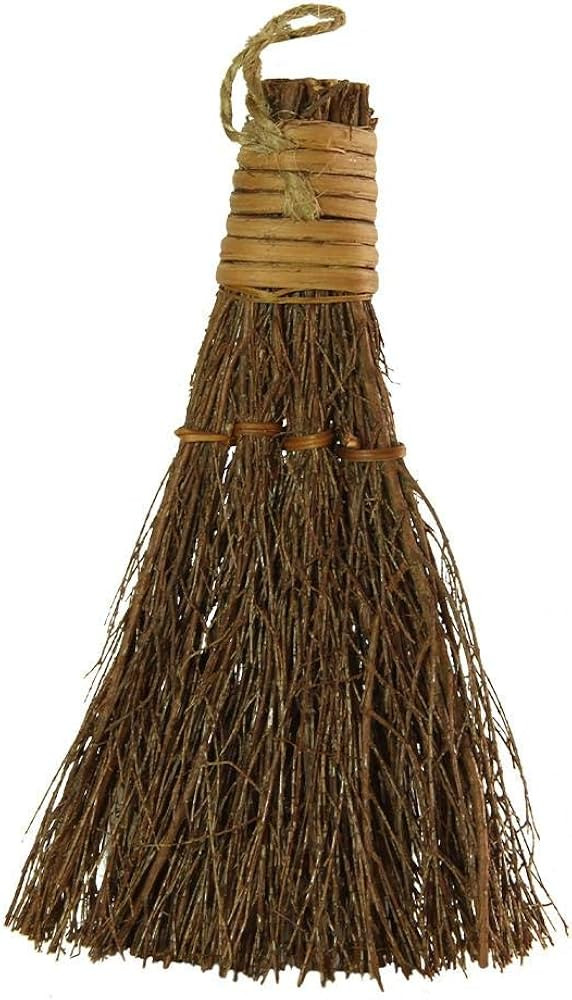 Greenbrier Cinnamon Scented Mini 6" Broom (Holiday, Fall, Autumn, Halloween, Christmas) | Amazon (US)