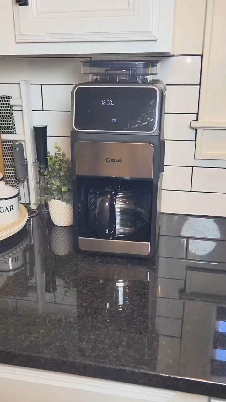 El aroma a café recién molido hace toda la diferencia ☕✨
Esta cafetera Gevi de 10 tazas con molinillo integrado se convirtió en el toque perfecto para mi cocina y mis mañanas 🤍 Fácil de usar, elegante y el café queda delicioso cada vez ☕🙌
La encuentras en mi Amazon Storefront, link en mi bio 🛒✨

#AmazonFinds #CoffeeLover #CoffeeStation #KitchenDecor #gevi

#LTKHome #LTKU #LTKmomlife
