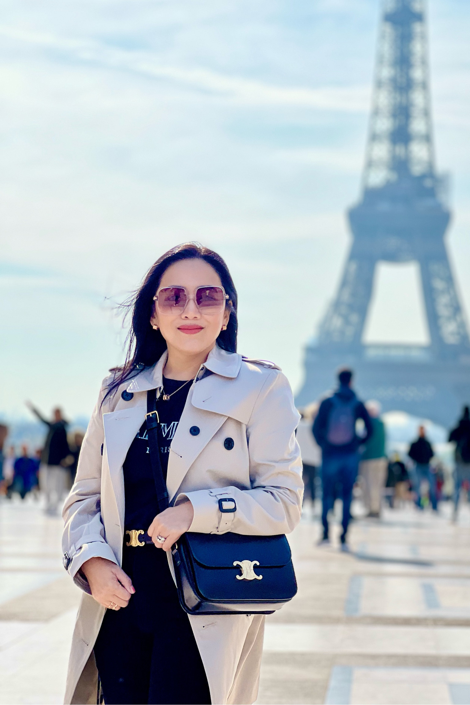 #springfashion #styletips #burberrytrenchcoat #celinetriomphebag #celinebelt #traveloutfit