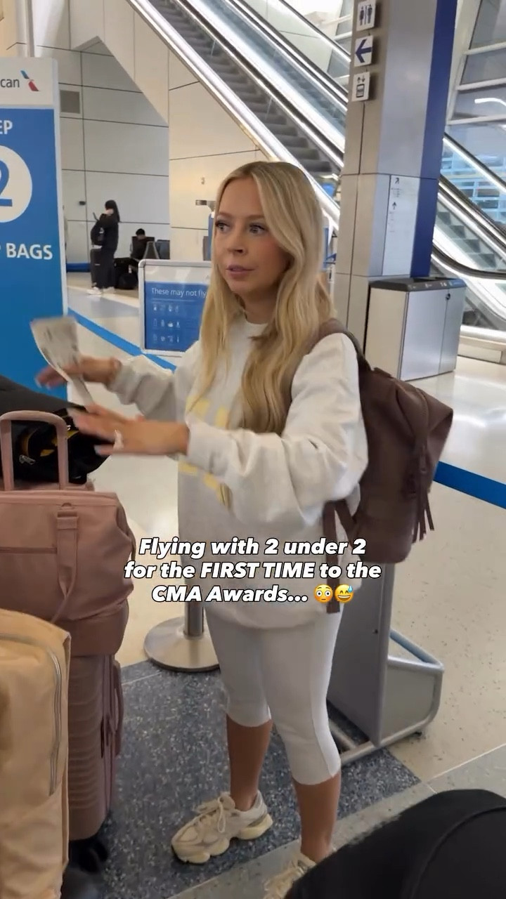 Flying with 2 under 3 for the FIRST TIME to the CMA Awards… 😳😅

#LTKTravel #LTKKids #LTKmomlife