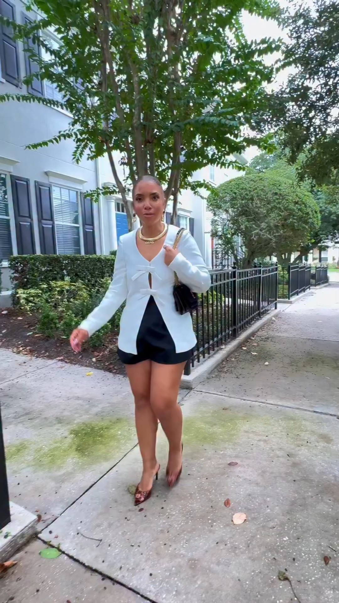 OOTD inspo 🖤 Obsessed with this blazer! It literally works with everything like denim, maxi skirts, or even shorts for a little edge ✨

Blazer @aligne 
Shorts @staud.clothing 
Shoes @blacksuedestudio 

#outfitinsp #chicoutfit #fallfashion #styleinspo #blazerseason #effortlessstyle #modernelegance #WhatIWore #fashiondiaries #elevatedstyle #weekendoutfit #streetstylevibes #floridafashion #ootdinspiration #wardrobegoals #timelessstyle #chicandeffortless