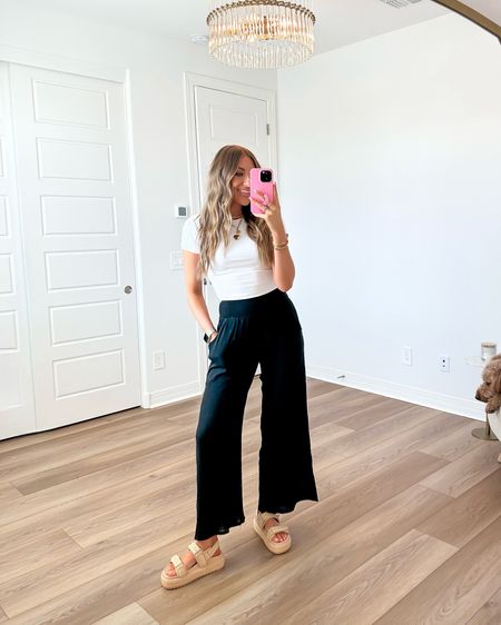 Love these wide leg pants! Wearing size small. Use code MAKENNASPRING25