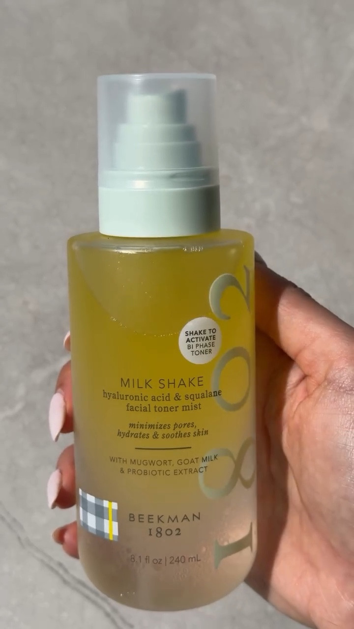 Love @beekman1802’s Milk Shake Facial Toner ✨ My skin feels refreshed, super hydrated and visibly glowy. This mist is the perfect setting spray when you want that extra glow. It’s alcohol free, full of clean ingredients goat milk, mugwort, hyaluronic acid and squalane.  Available now at @ultabeauty. 

#sensitiveskin #Beekman1802Partner