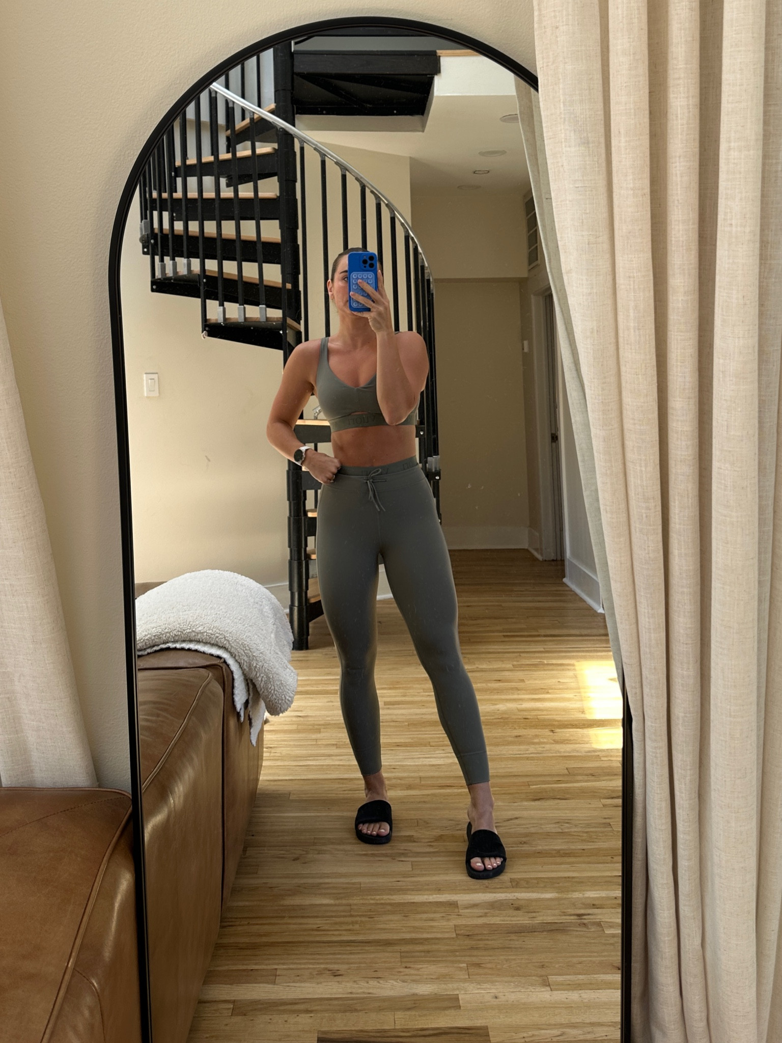 wearing a small in both top and bottom
#vuoripartner