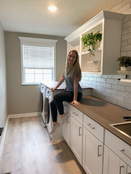 I finally added the crown moulding to the top of my cabinets! Only over a year later 😂 now I just need to fill, sand and paint and it will be 100% complete! ❤️

Laundry, DIY, laundry room, design, interior design, inspo, samsung, oncloud, lululemon

#LTKfamily #LTKshoecrush #LTKhome