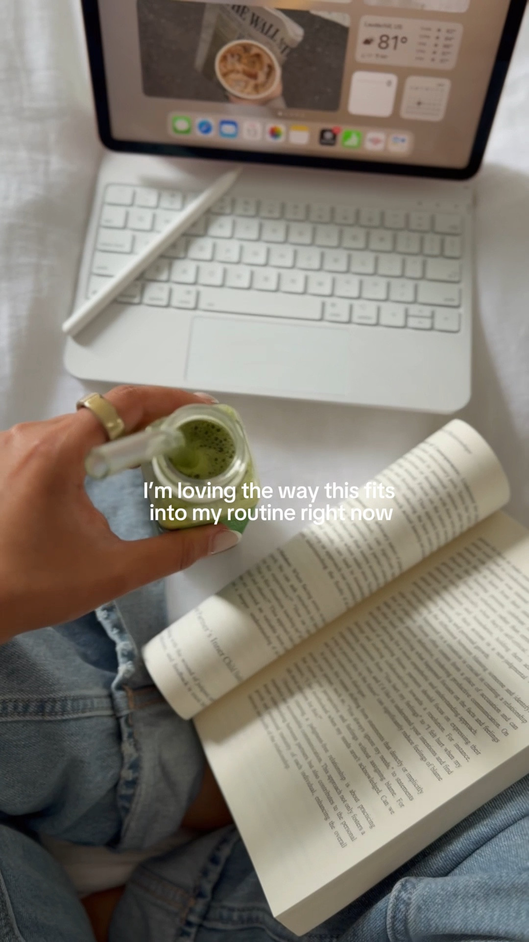 Starting my Spring reset with the Raw Generation Skinny Cleanse and I’m already feeling lighter, clearer, and more in tune with my body.
It’s a gentle way to recharge without extremes… just cold-pressed juices, clean ingredients, and a little extra care from the inside out.
Highly recommend if your body’s been asking for a reset too. 🫶🏻